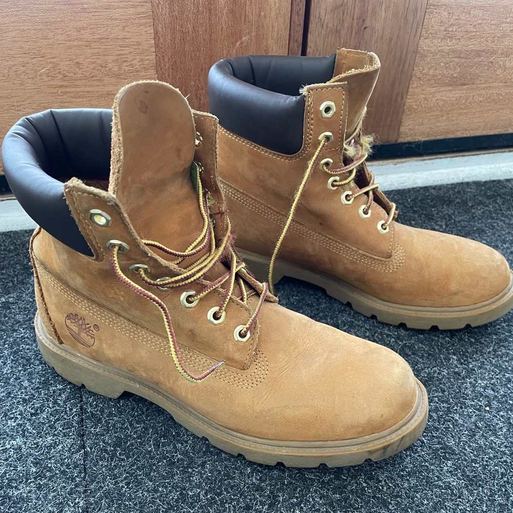 Timerland Boots - Picture 2 of 6